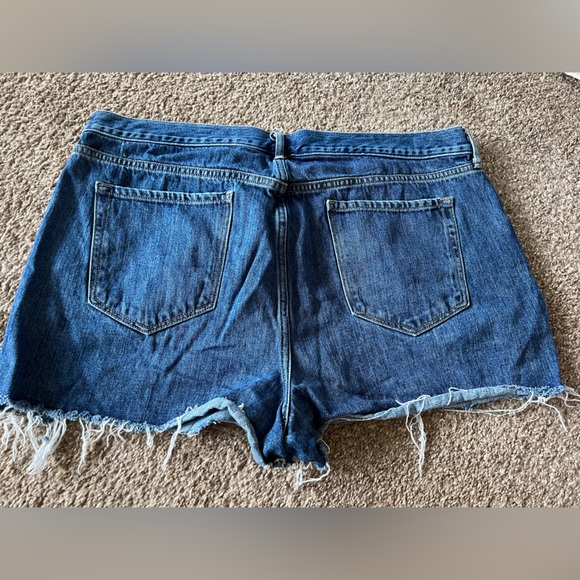 Distressed boyfriend shorts - Picture 2 of 3